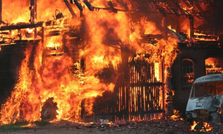 20 Houses Reduced to Ashes in Early Morning Fire in Srinagar