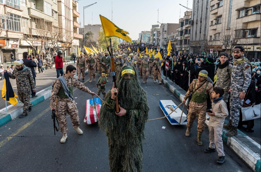 Iran-Parade-Basij-and-IRGC