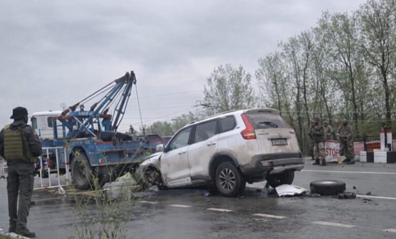 Road Accident Leaves Four from Uttar Pradesh Injured on Srinagar Highway
