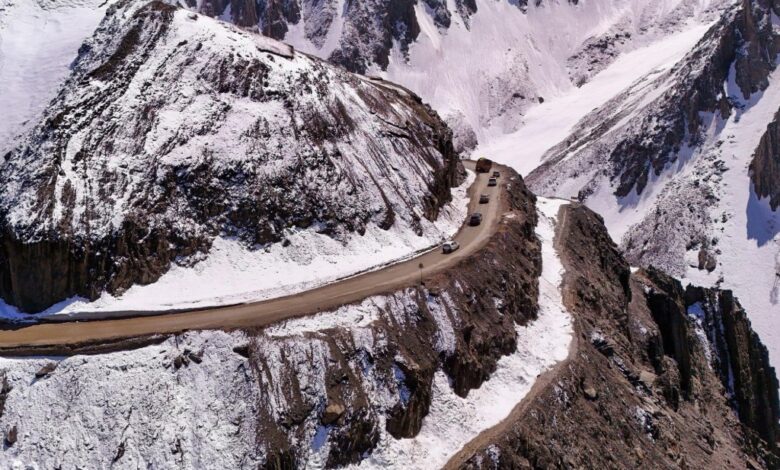 Snowfall, Avalanches Force Closure of Zojila Axis, Traffic Halted on NH-1