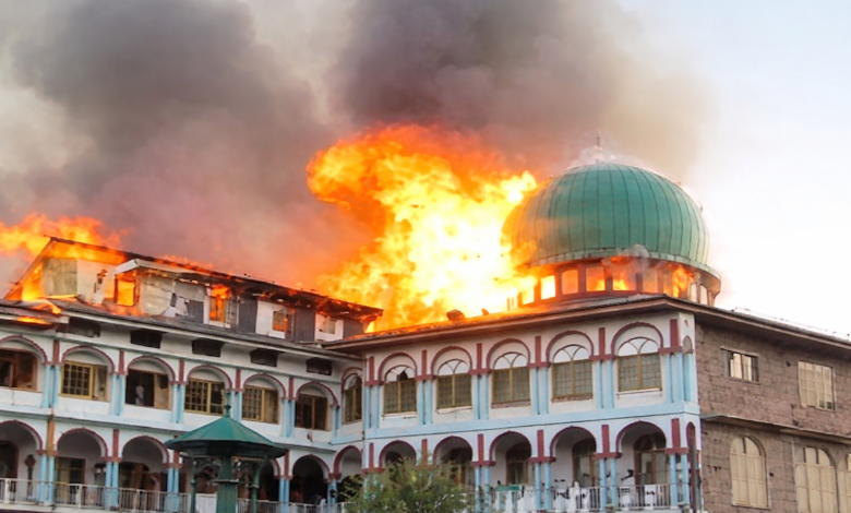 Seminary, Mosque Gutted in Fire in Srinagar’s Hyderpora; Students Evacuated Safely