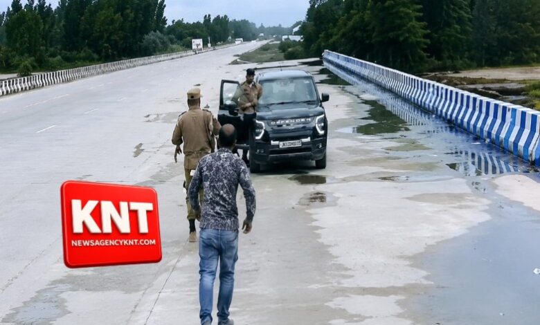 CRPF Jawans Save Driver’s Life After Heart Attack on Srinagar-Jammu Highway