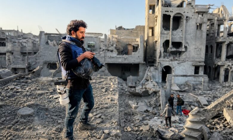 Palestinian Photographer Saher Alghorra Wins 2026 Pulitzer for Gaza Coverage