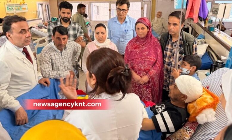 Health Minister Sakina Itoo Visits SKIMS, Inquires About Muhammad Jahangir Malik’s Health